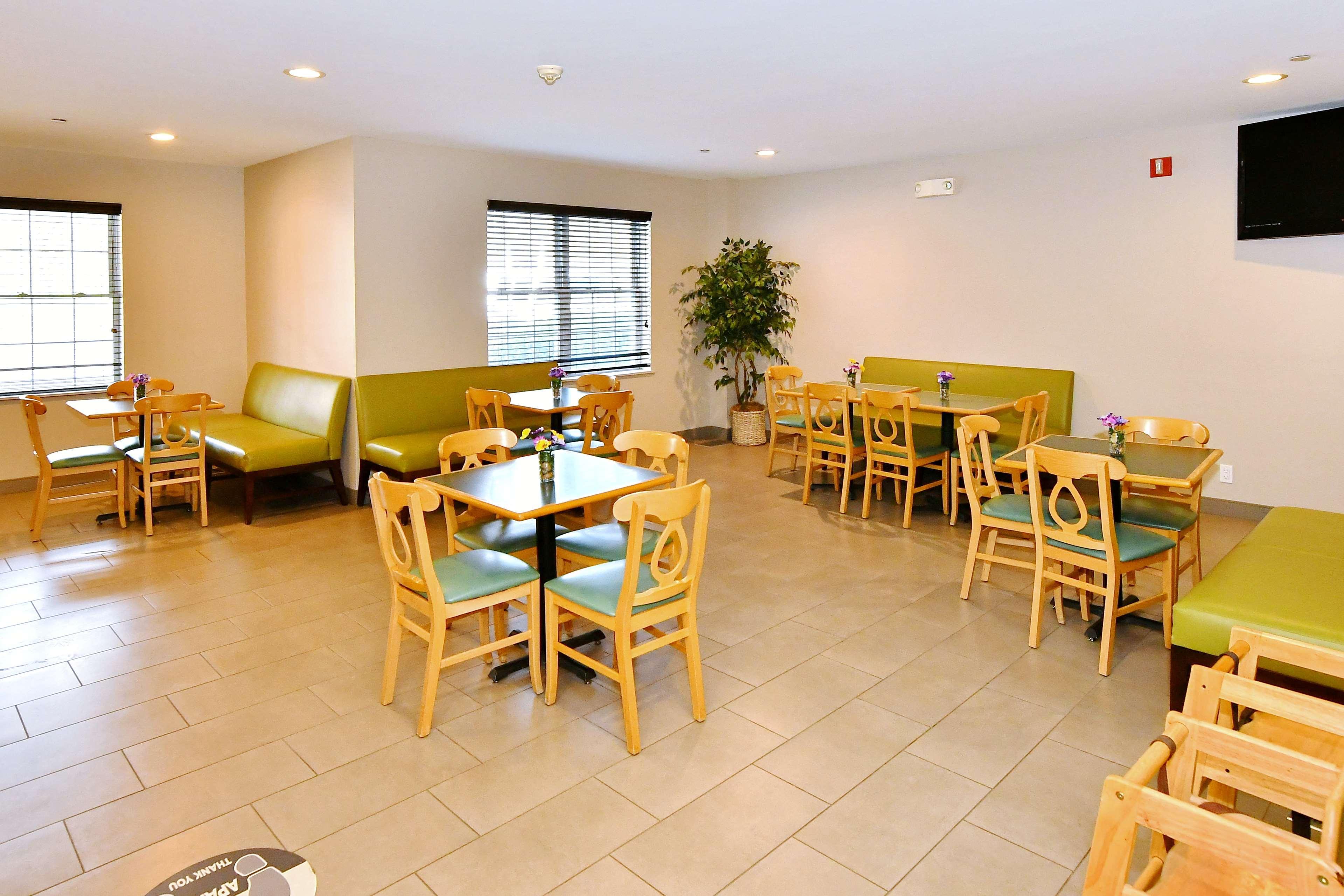 Country Inn & Suites By Radisson, Mount Morris, Ny Exterior foto